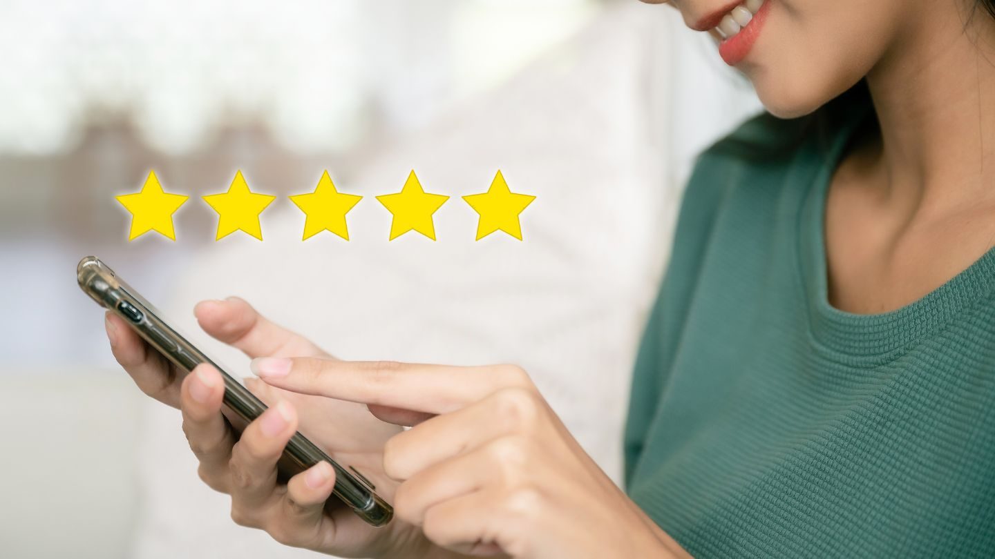 The Role of Fake Reviews in Spam Listings