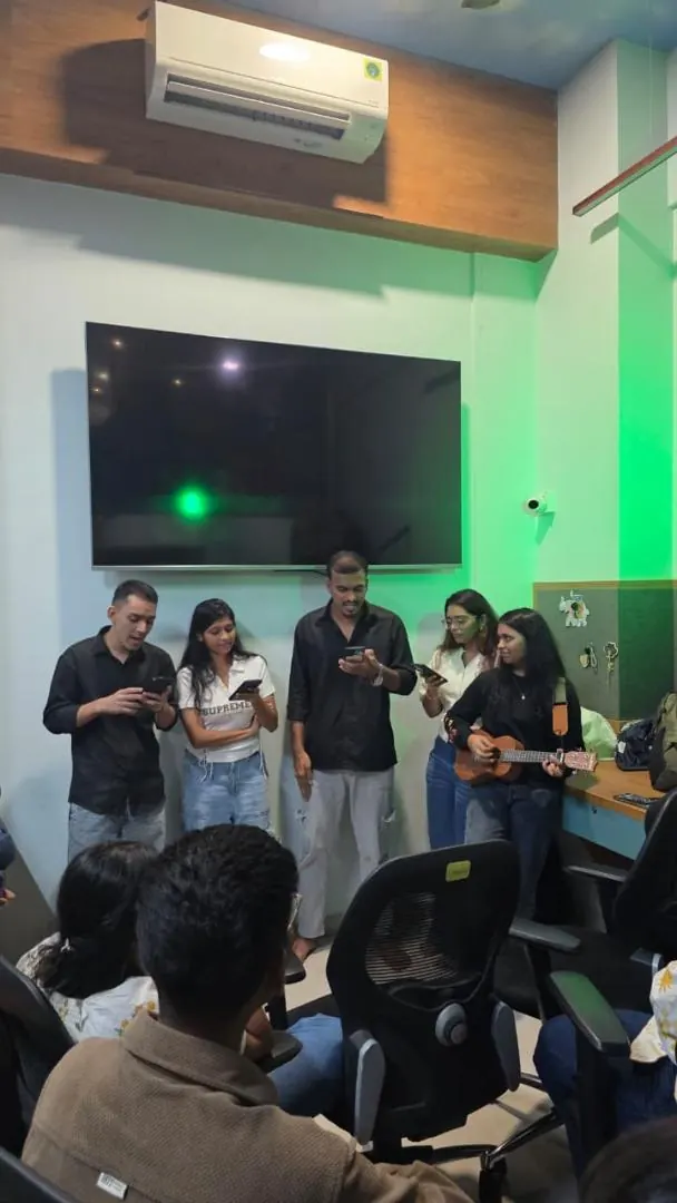 Life at The Ocean Marketing office – team photo 23